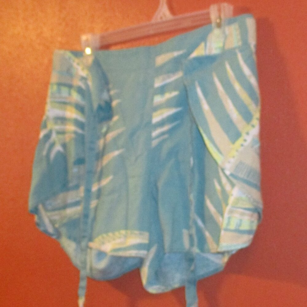 Patagonia Shorts Woman Large Blue Tan Yellow Back Pocket Beach Pool Wrap Shorts - Picture 3 of 6